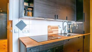 Réfrigérateur, micro-ondes, four, lave-vaisselle