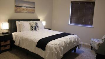 2 bedrooms, desk, iron/ironing board, WiFi