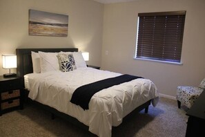 2 bedrooms, desk, iron/ironing board, WiFi