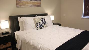 2 bedrooms, desk, iron/ironing board, WiFi