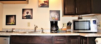 525 Sprague 8 · Apartment across from Waldo Stadium and WMU track