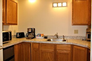 Fridge, microwave, stovetop, dishwasher