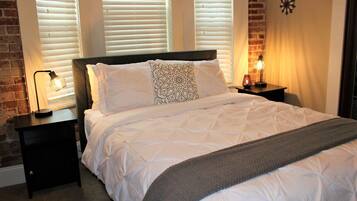 3 habitaciones, escritorio, tabla de planchar con plancha y wifi