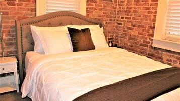 3 bedrooms, desk, iron/ironing board, WiFi