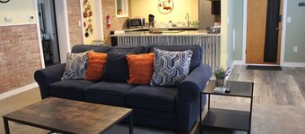 125 Cedar 1 · Apartment in Kalamazoo + WI-Fi + Garage + Laundry