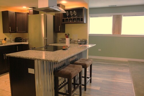 125 Cedar 1 · Apartment in Kalamazoo + WI-Fi + Garage + Laundry