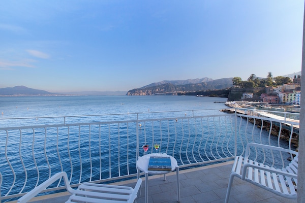 Coffres-forts dans les chambres, bureau, Wi-Fi gratuit, draps fournis