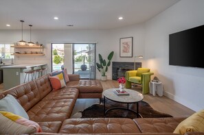 スマートテレビ、暖炉