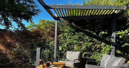 Beautiful Dartmoor village location, modern family home. Dog friendly!