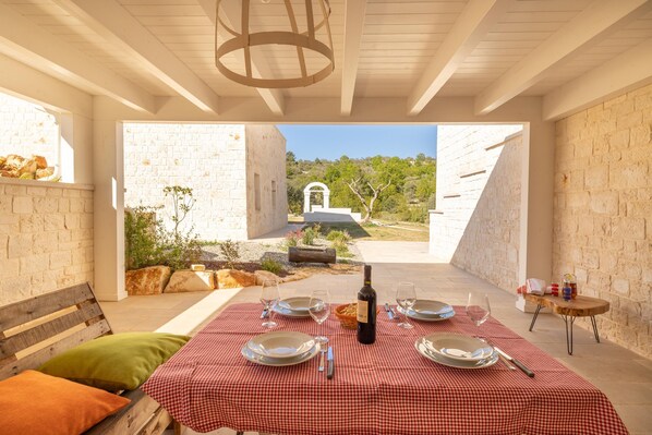 Outdoor dining - Villa Dimora Dei Desideri - Mari... (Marinelli)