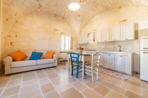 TV - Villa Dimora Dei Desideri - Mari... (Marinelli)