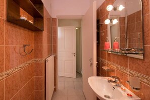 Doccia, asciugacapelli, asciugamani