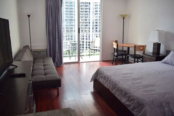 1 bedroom, iron/ironing board, free WiFi, bed sheets