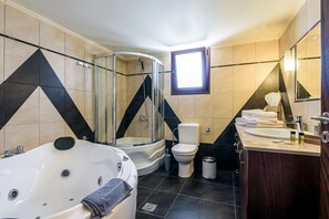 City Villa | Bathroom