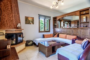 City Villa | Living area