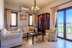 シティ ヴィラ | リビング エリア