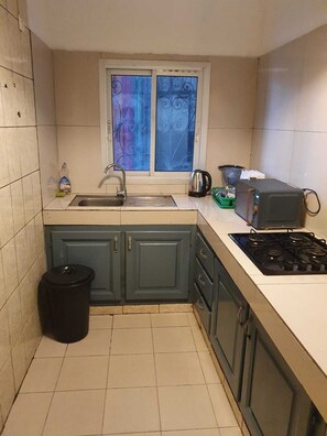 Kjøleskap, mikrobølgeovn og ovn