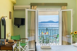 1 bedroom, free WiFi, bed sheets - Holiday Apartment 'Apostolos Apartment 1' Next to Beach with Wi-Fi (Lefkada)