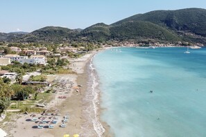 Una spiaggia nelle vicinanze