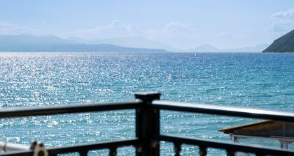Apartamento vacacional 'Apostolos Apartment 1' Junto a la playa con Wi-Fi