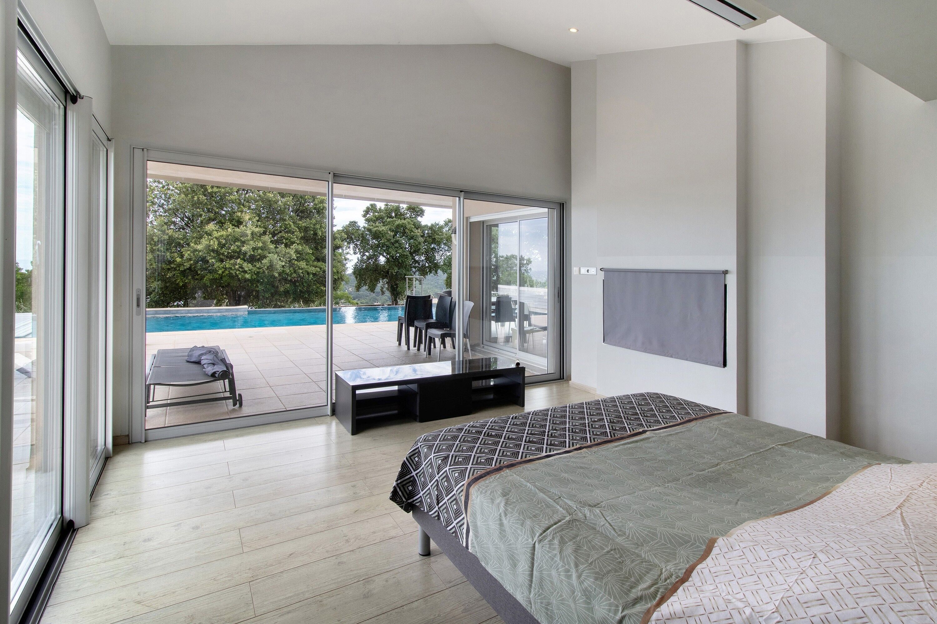 5 Schlafzimmer, Bügeleisen/Bügelbrett, kostenloses WLAN, Bettwäsche