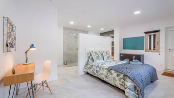 2 makuuhuonetta, silitysrauta/-lauta, ilmainen Wi-Fi, vuodevaatteet