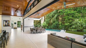 Interior - Belle Escapes 58 Ocean Dr Palm Cove (Palm Cove)