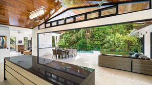 Lobby - Belle Escapes 58 Ocean Dr Palm Cove (Palm Cove)