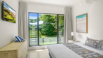 3 bedrooms, desk, iron/ironing board, free WiFi