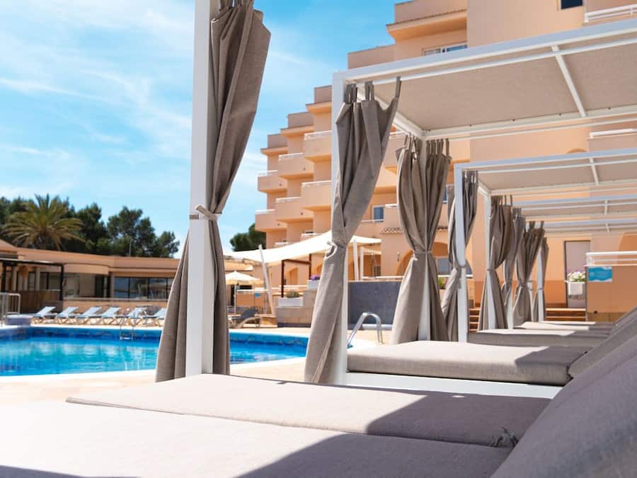 Bar à beira da piscina