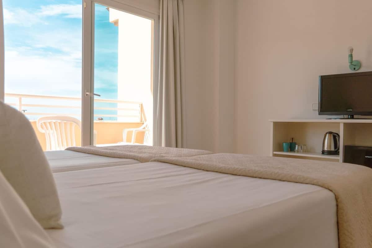 double room, terrace | premium bedding, in-room safe, free wifi, bed sheets