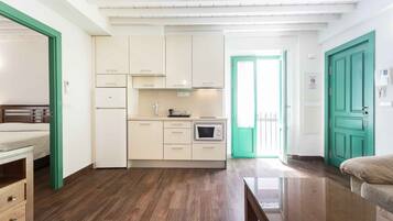 1 slaapkamer, een strijkplank/strijkijzer, internet, beddengoed