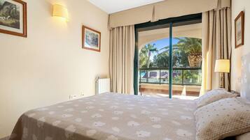 2 slaapkamers, een strijkplank/strijkijzer, gratis wifi, beddengoed