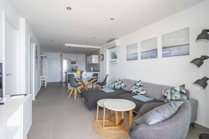 TV - 'Apartment ARCE Frontline Seaview' with Pool, Balcony & Wi-Fi (Nerja)