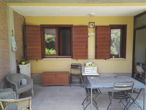 Outdoor dining - GRACE HOUSE (Punta Marina)