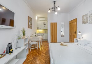 Iron/ironing board, bed sheets - Studio Apartment Magnolia Zagreb (Zagreb)