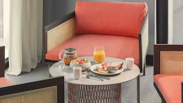Se ofrece un desayuno bufé todos los días (por un coste adicional)