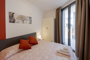 1 habitación, tabla de planchar con plancha, wifi y ropa de cama 