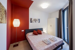 1 slaapkamer, een strijkplank/strijkijzer, wifi, beddengoed