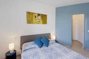 1 chambre, fer et planche à repasser, Wi-Fi, literie fournie