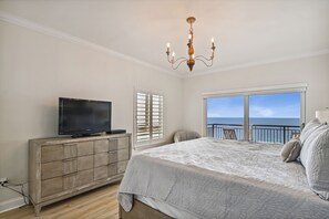 3 bedrooms, iron/ironing board, free WiFi, bed sheets - 🌴 Beachfront Penthouse! Shore Elegance | 3BR | Destin Towers 151 ☀️ (Destin)