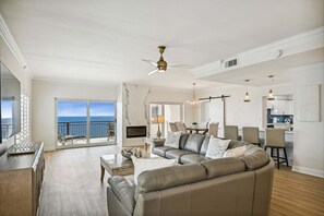 TV - 🌴 Beachfront Penthouse! Shore Elegance | 3BR | Destin Towers 151 ☀️ (Destin)