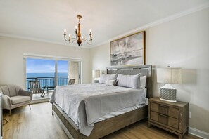 3 bedrooms, iron/ironing board, free WiFi, bed sheets - 🌴 Beachfront Penthouse! Shore Elegance | 3BR | Destin Towers 151 ☀️ (Destin)