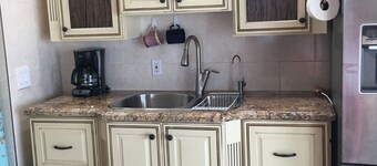  Cottage nestled in Leisure Lee Waterways. Close to  beaches with Dock rentals 