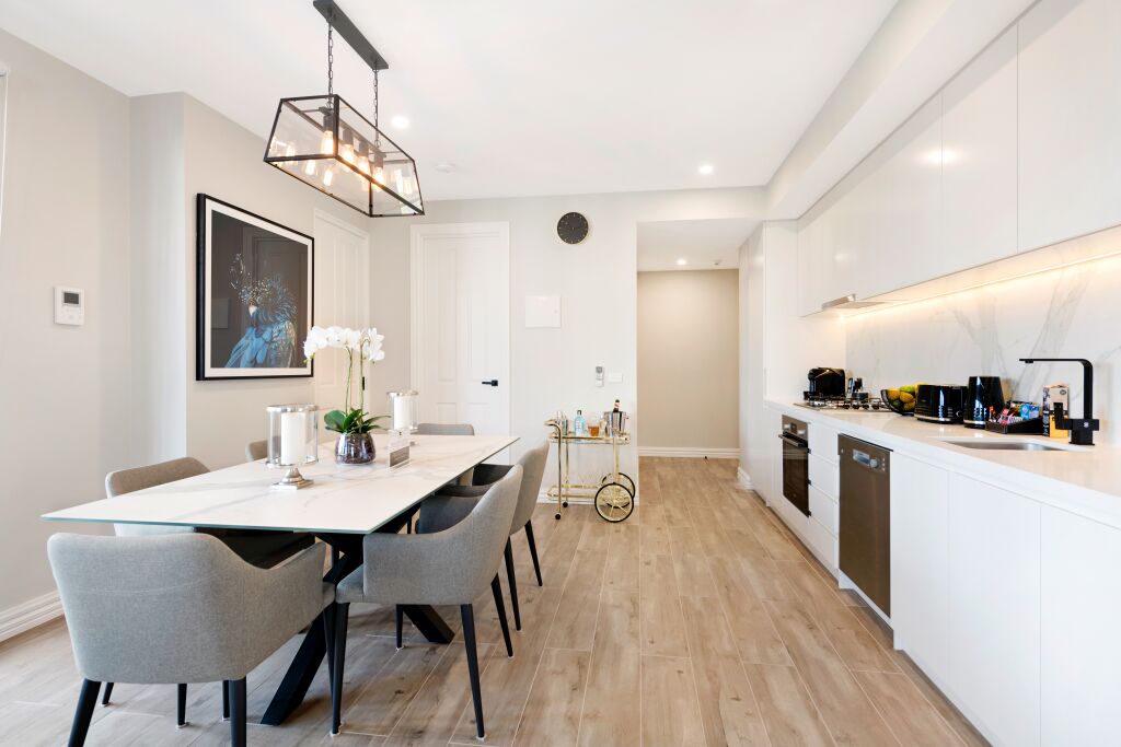 Short Stay 2 Bedroom Standard Manhattan Glen Iris — image 11