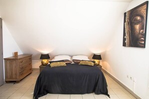 2 habitaciones, tabla de planchar con plancha, internet y ropa de cama 
