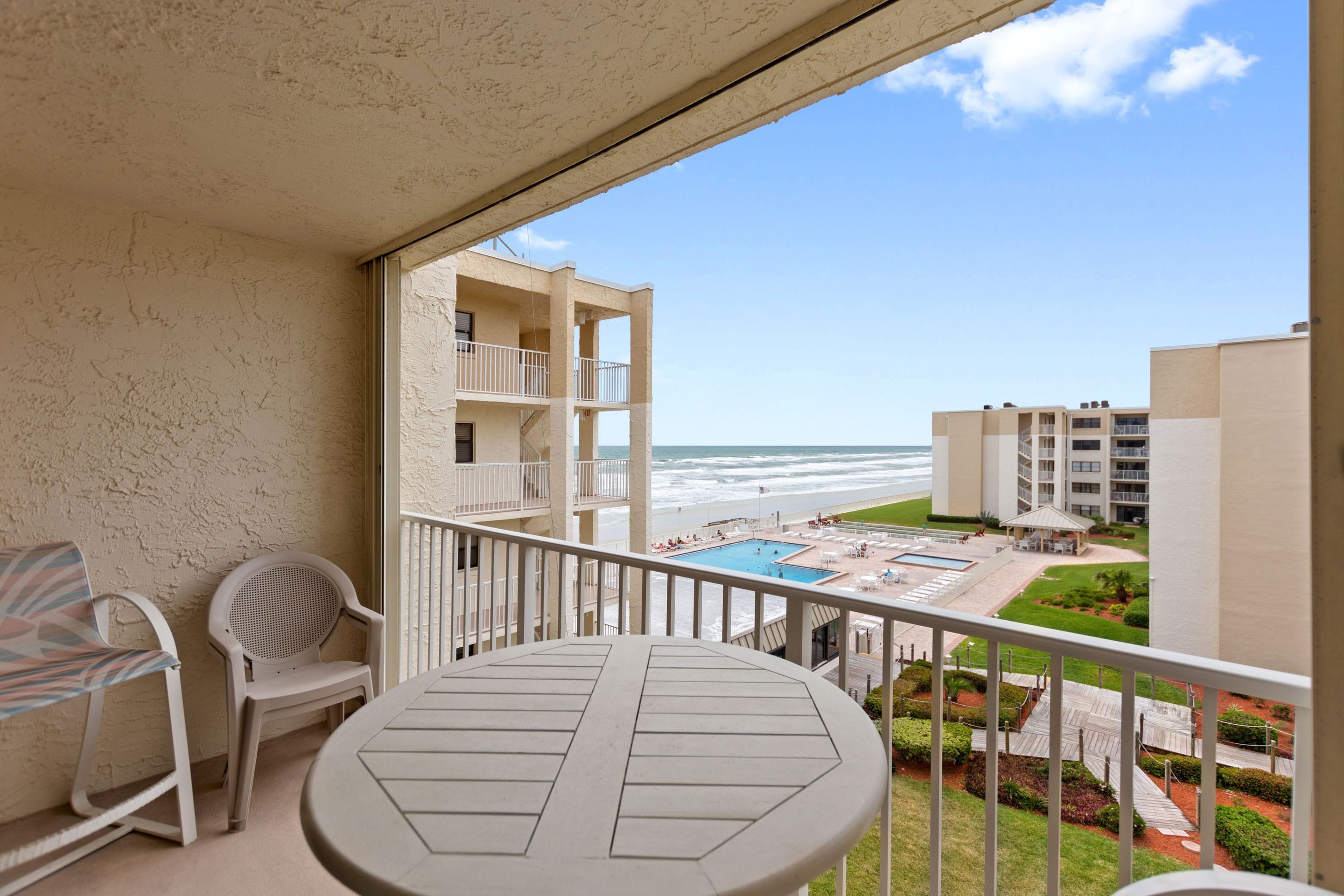 Castle Reef 405 amazing ocean views!