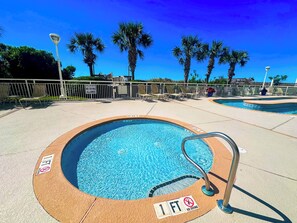 Innenpool, beheizter Pool