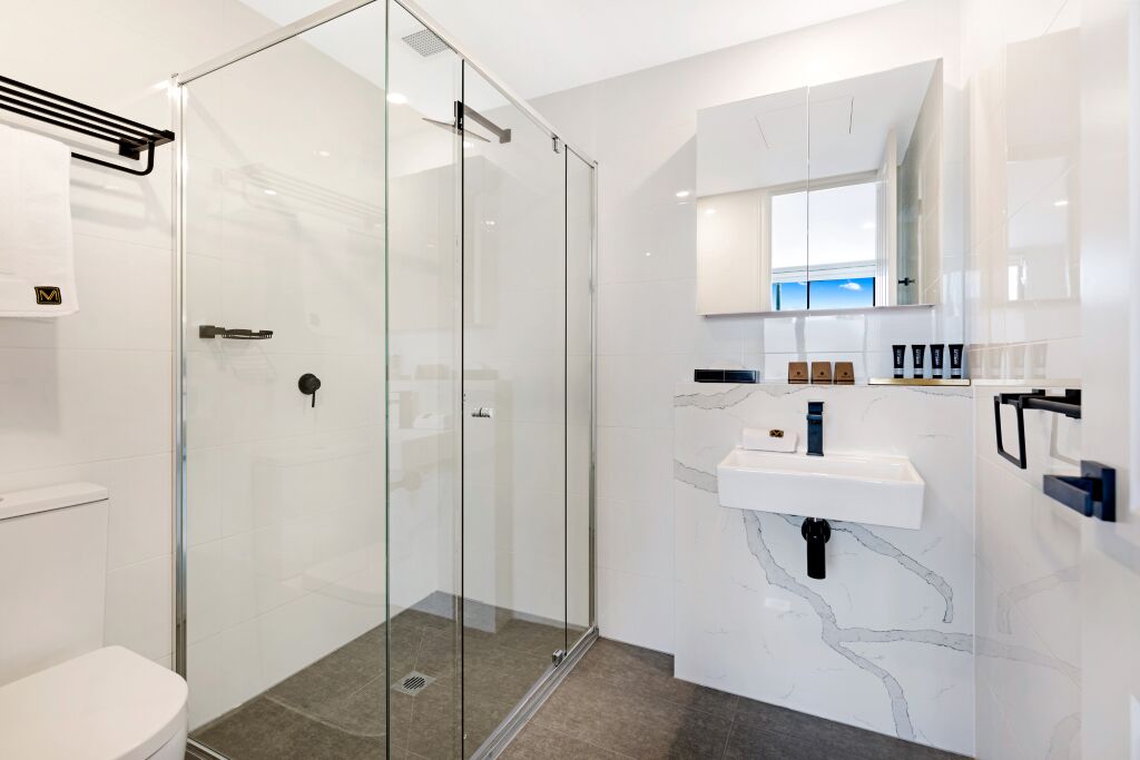 Short Stay 2 Bedroom Deluxe Manhattan Glen Iris — image 7