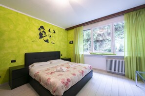 Family Apartment, Multiple Bedrooms (Melide On The Lake) | Pemandangan dari bilik